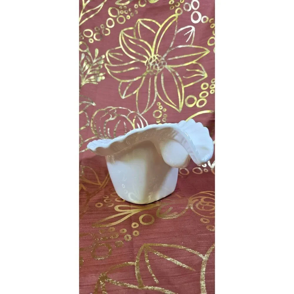 Atlantic Mold Self Watering Shell Planter